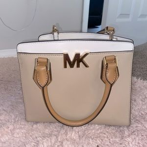 beautiful multicolored micheal kors crossbody bag!